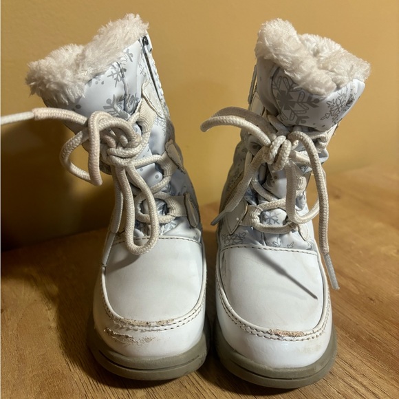 Totes Baby Girl Sherpa Winter Snow Boots - Picture 3 of 4